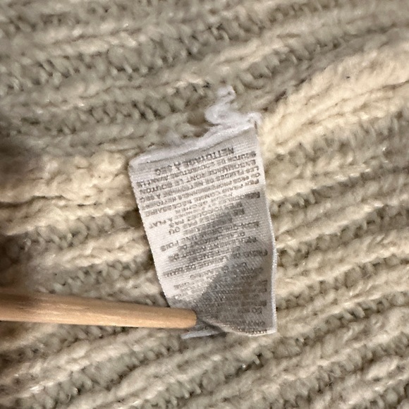 Free People Cozy Cream Hooded Sweater with inside clip 32% wool warm for winter - Picture 8 of 9